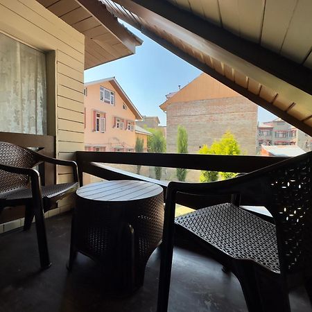 The Chinar Retreat Hut Hotel Srīnagar Exterior foto